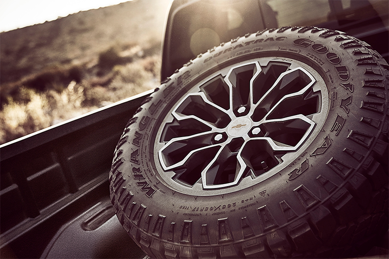 Illustration for article titled The Chevy Colorado ZR2 Is Your Mid-Sized Diesel Ford Raptor Alternative